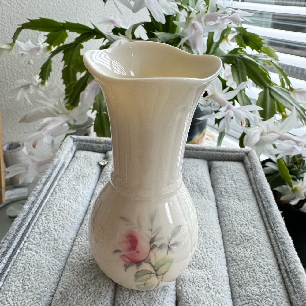 Donegal Parian Rose Vase Millennium 2000 floral pink floral porcelain 4" vintage